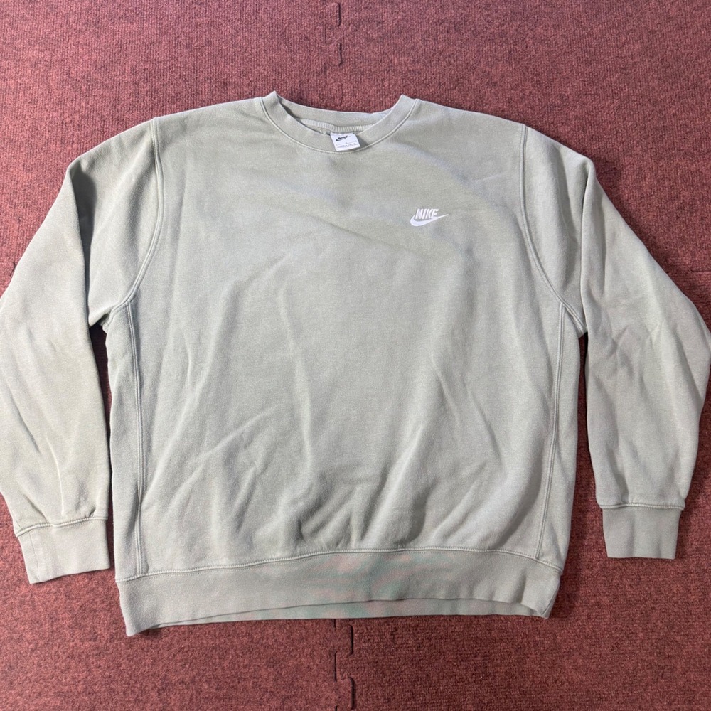 Nike Crewneck Sweatshirt Mens‎ Large Sage Green Embroidered Logo Fleece Pullover